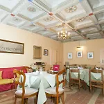 Bed & Breakfast 3*
