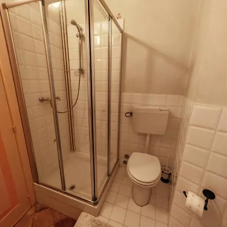 Bed & Breakfast 3*